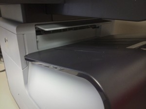 HP MFP X585 exit tray